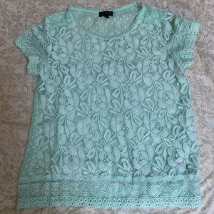 Beautiful lace blouse. Perfect for dressing up!